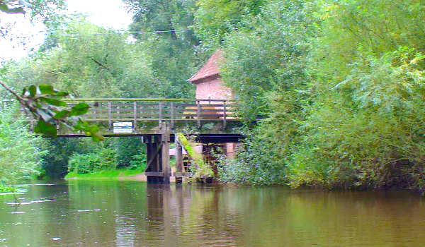 Oste Landschaft vor der Eitzter Wassermühle Oste Landschaft vor der Eitzter Mühle